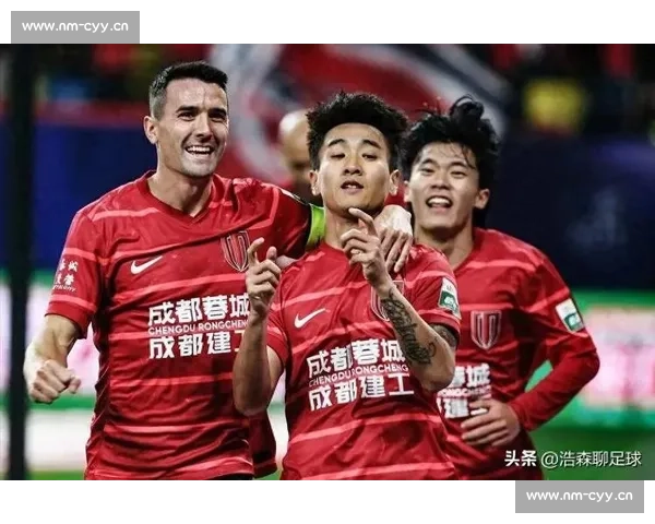 中超联赛新赛季展望：竞争激烈，球队引援策略与发展趋势解析